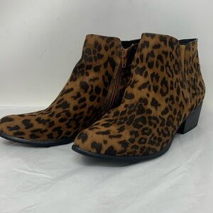Union Bay Tavia animal print micro suede booties ankle boots zip closure 7.5